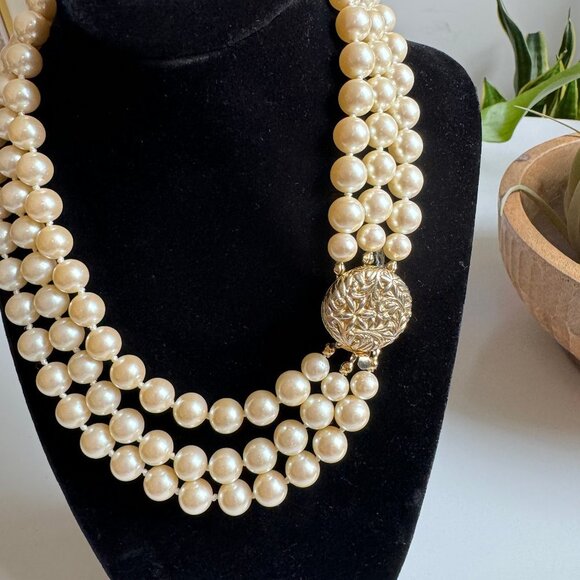 Vintage Carolee Faux Pearl Necklace - Picture 4 of 5